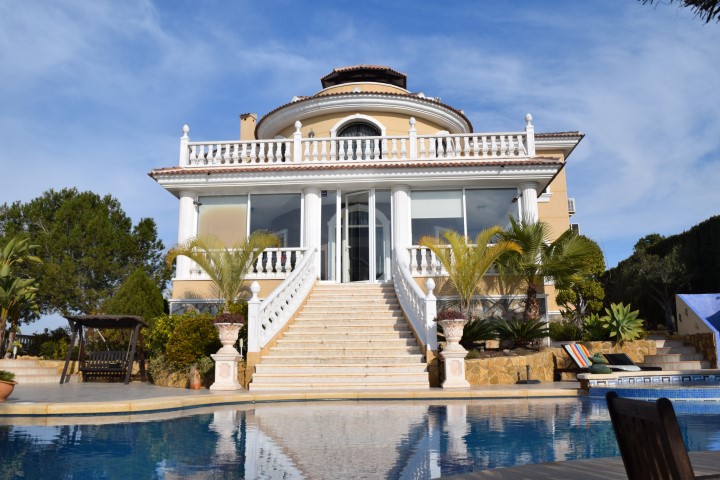 House in Alicante - view 1