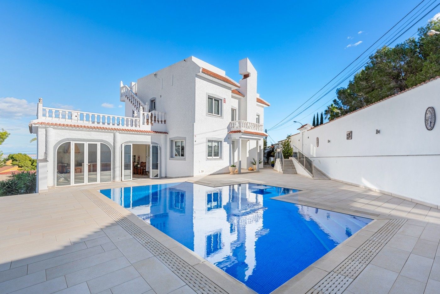 House in Alicante - view 1