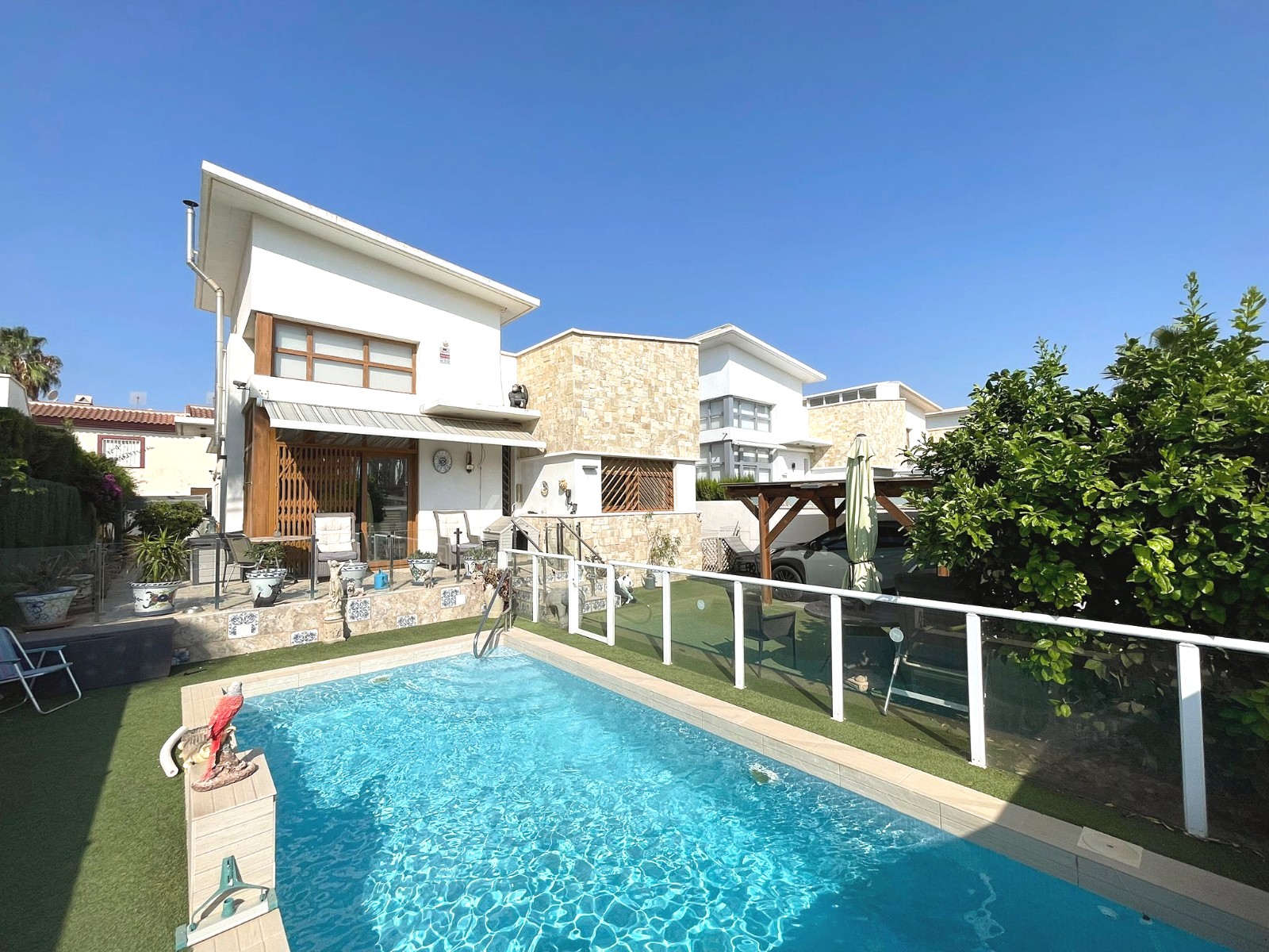 House in Alicante - view 1