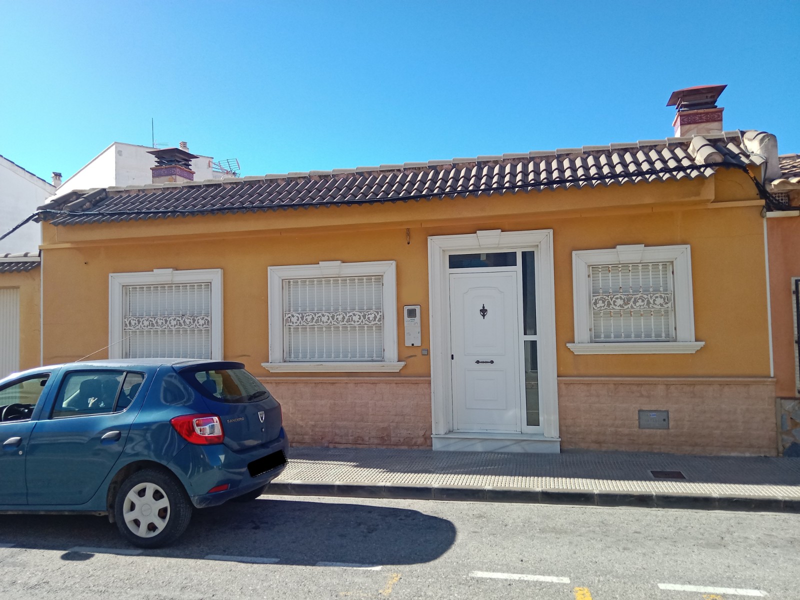 House in Los Montesinos - view 1