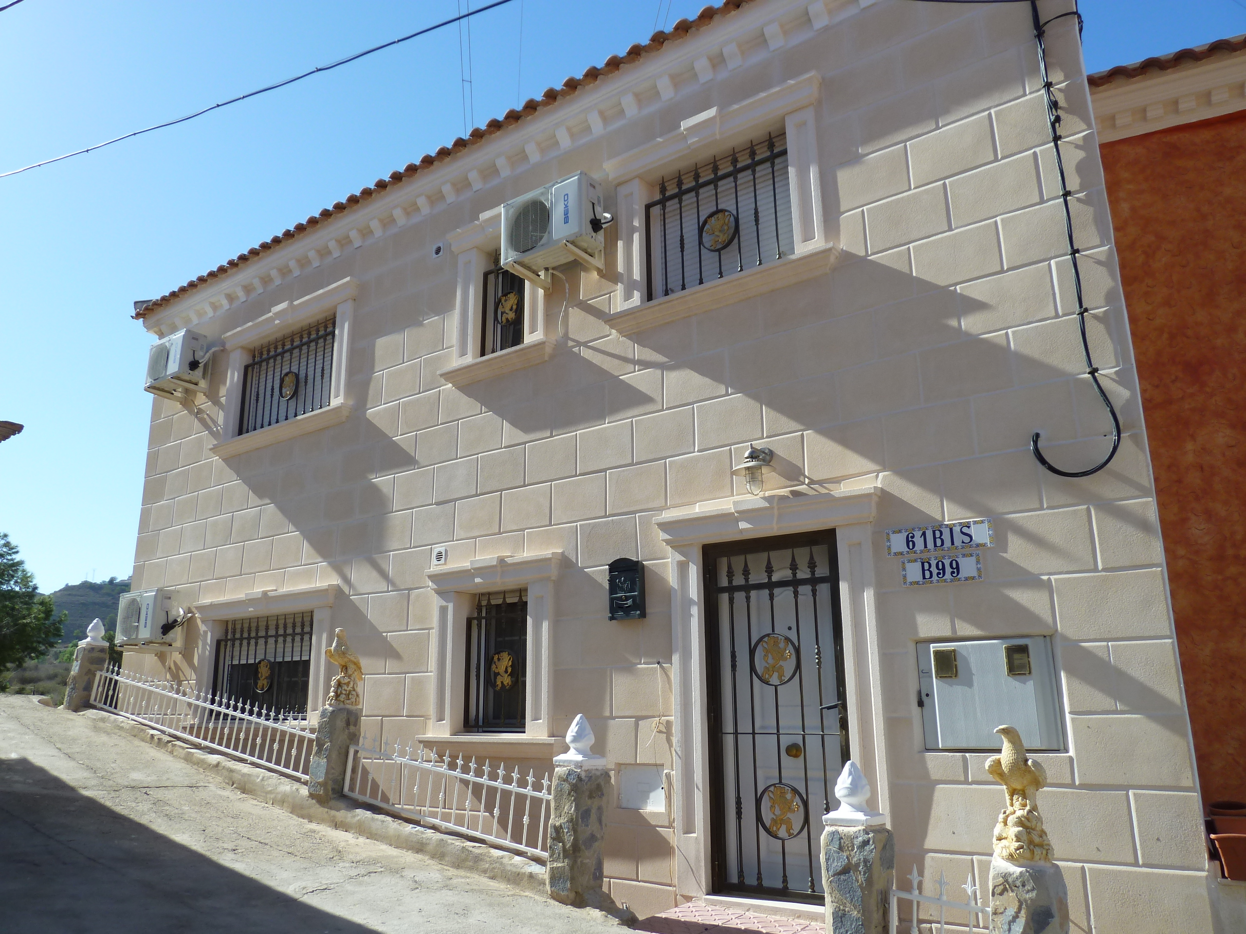 House in Alicante - view 1