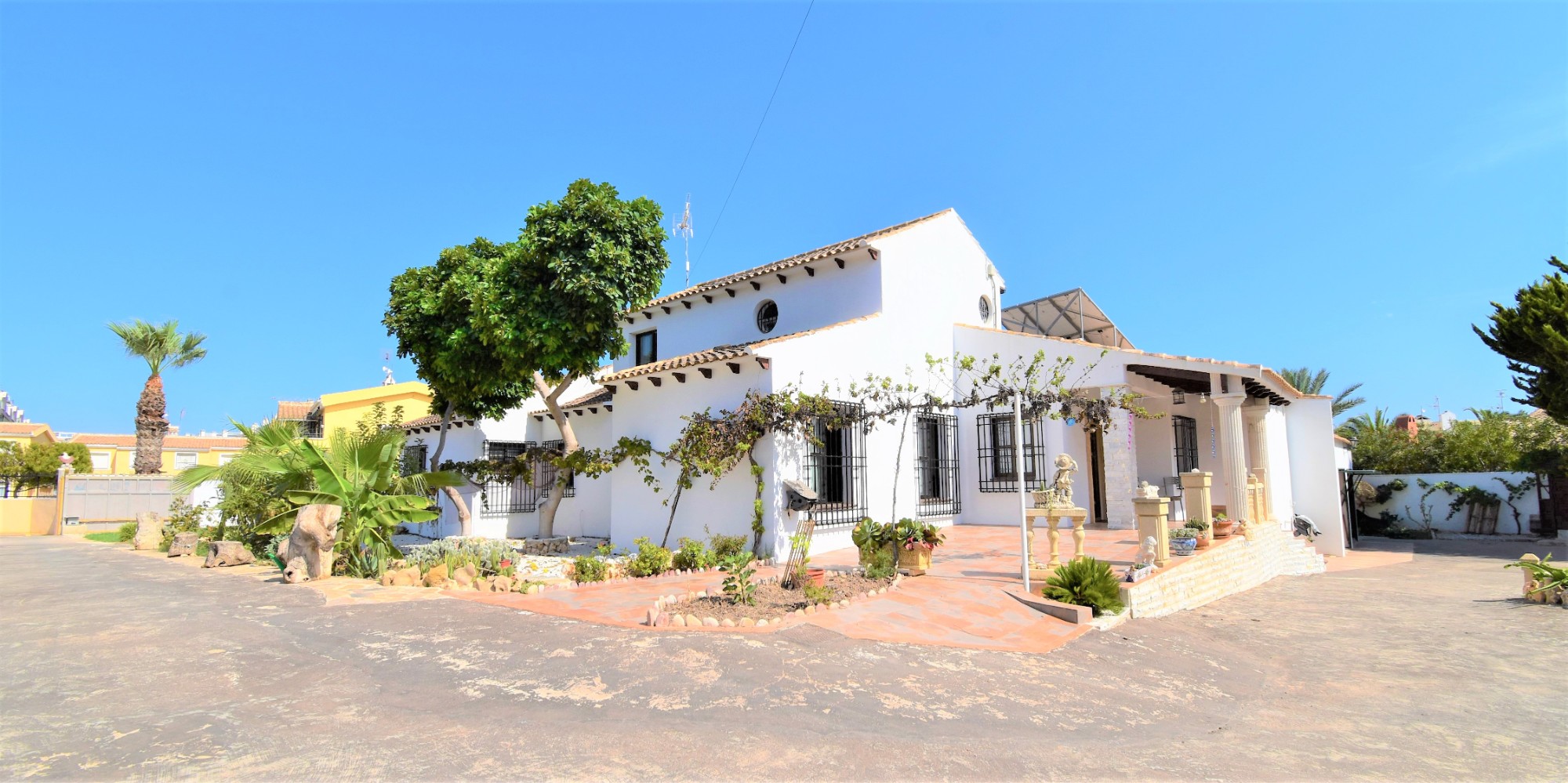 House in Urbanizacion los Balcones - view 1