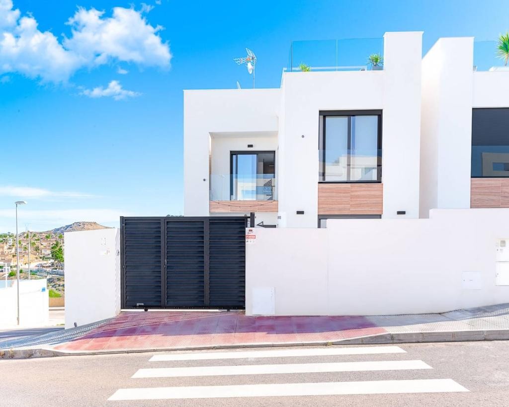 House in Alicante - view 1