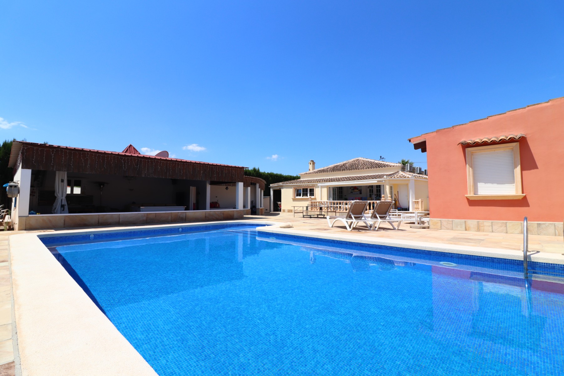 House in Alicante - view 1