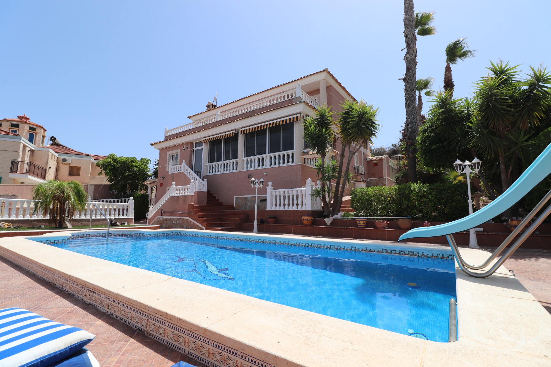 House in Alicante - view 1