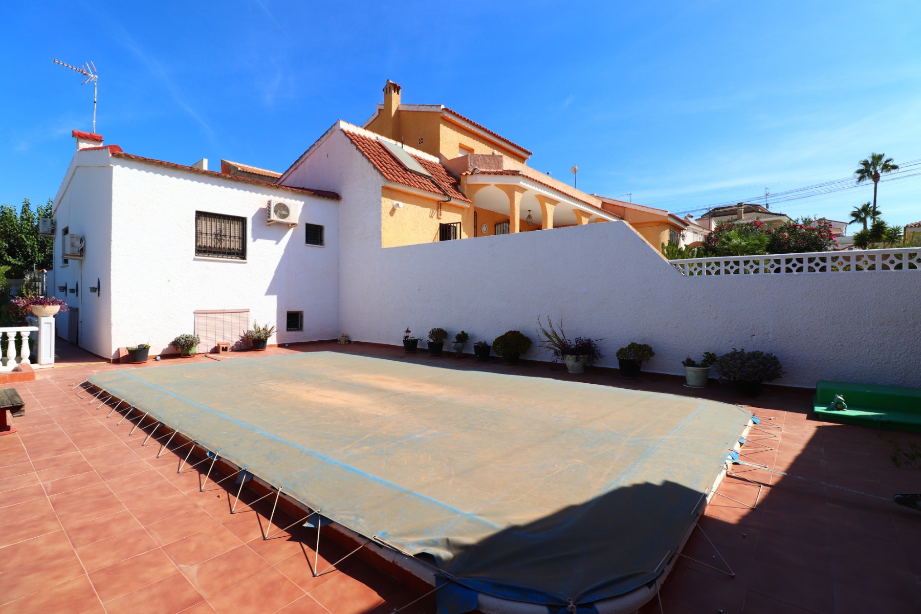 House in Alicante - view 1