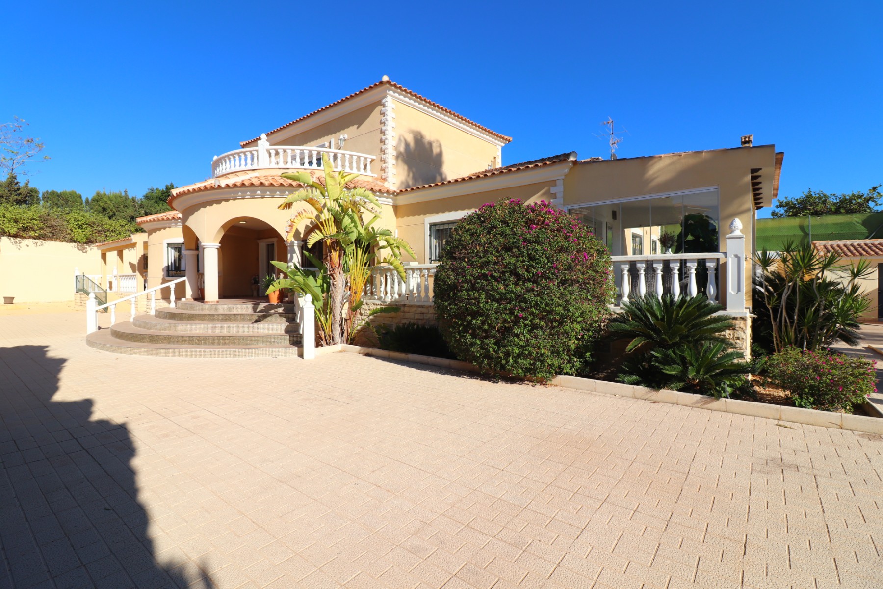House in La Marina - view 1