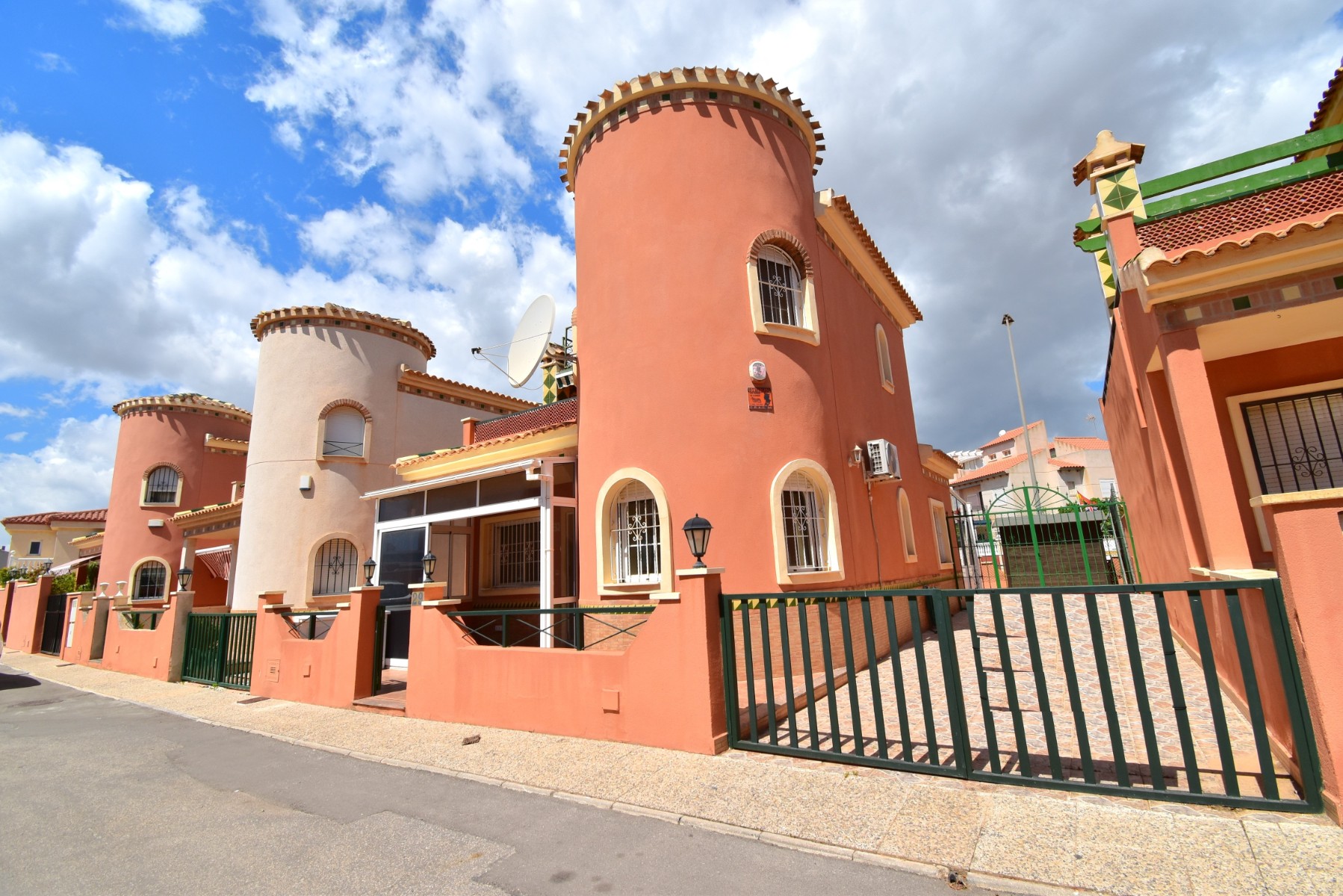 House in Urbanizacion los Balcones - view 1