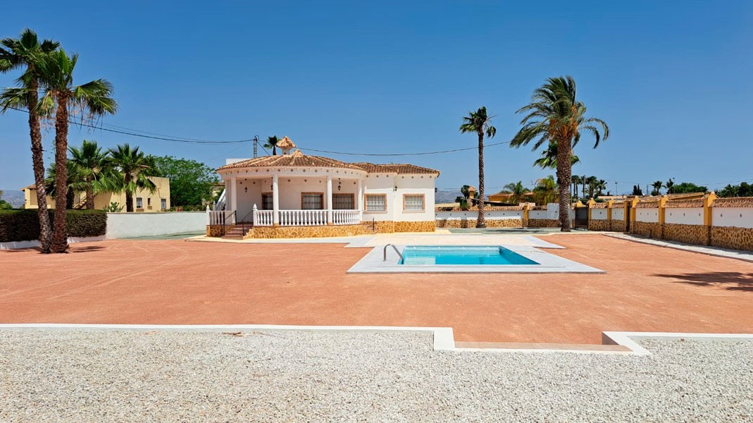 House in Catral - view 1