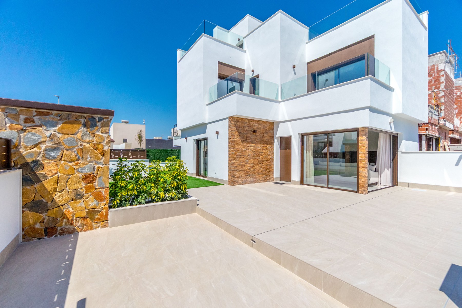 House in Alicante - view 1