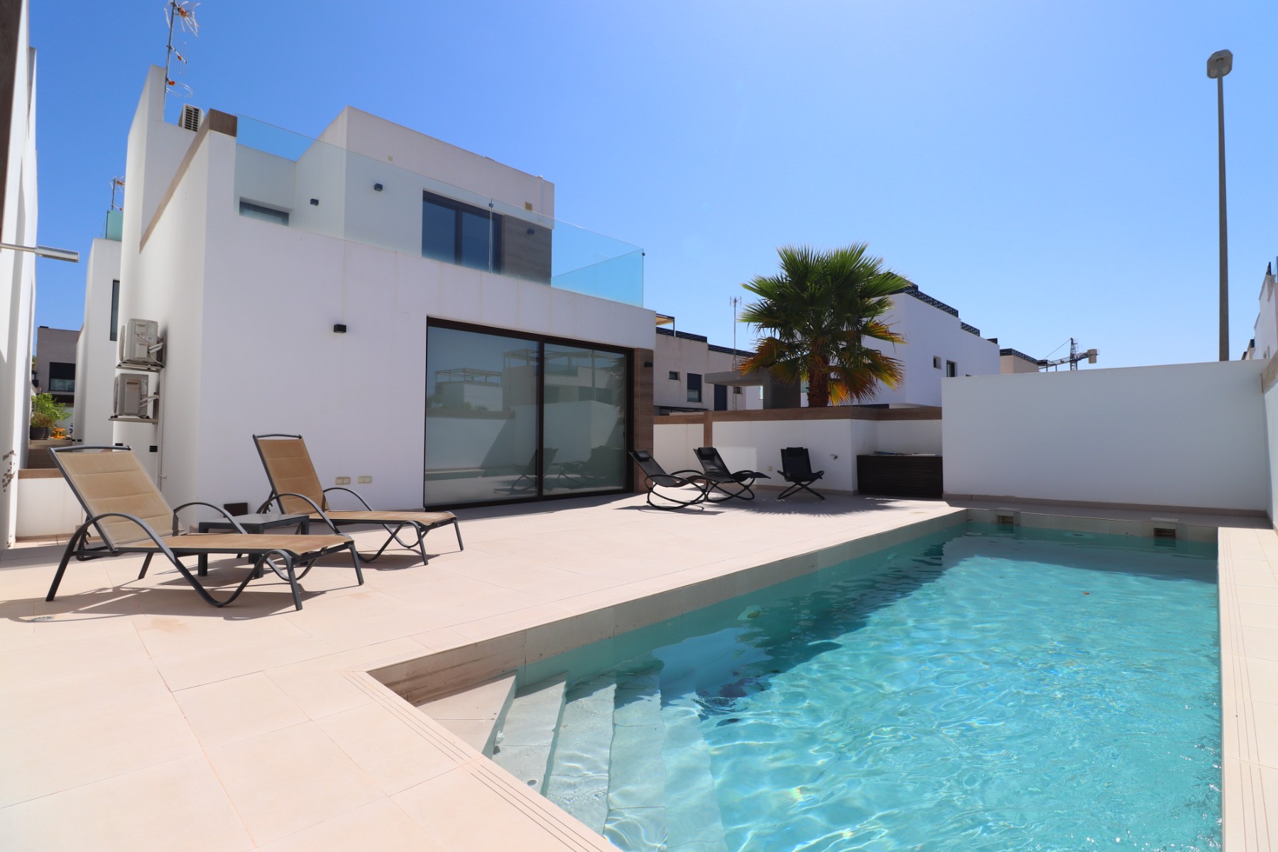 House in Alicante - view 1