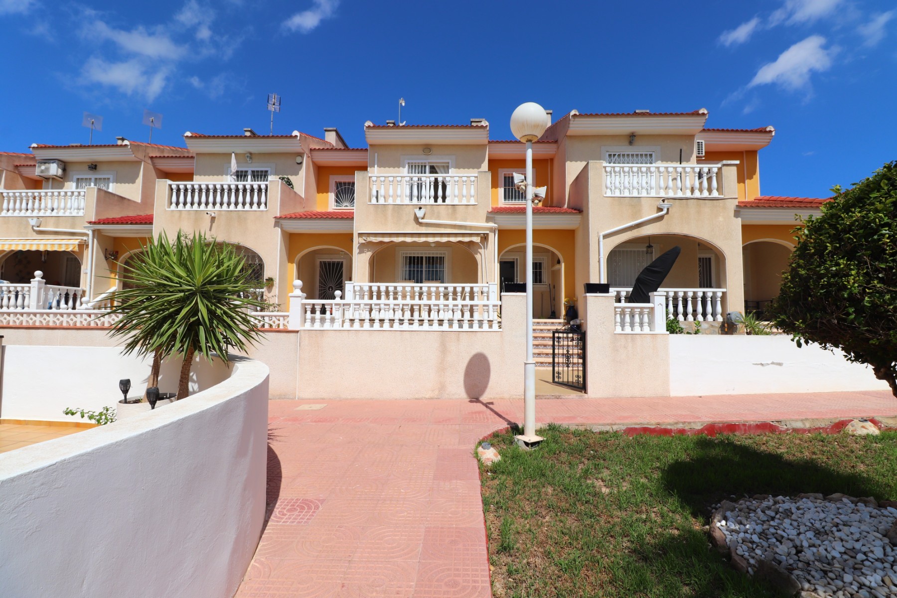 House in Alicante - view 1