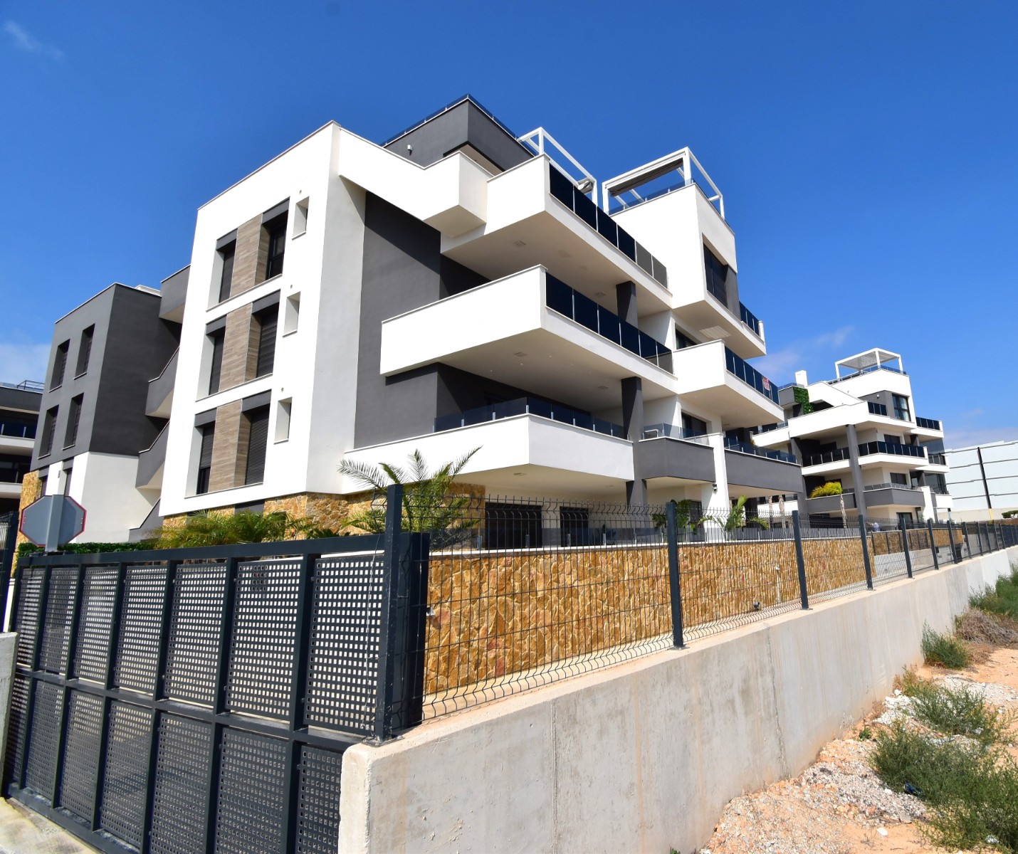 Apartment in Urbanizacion los Balcones - view 1