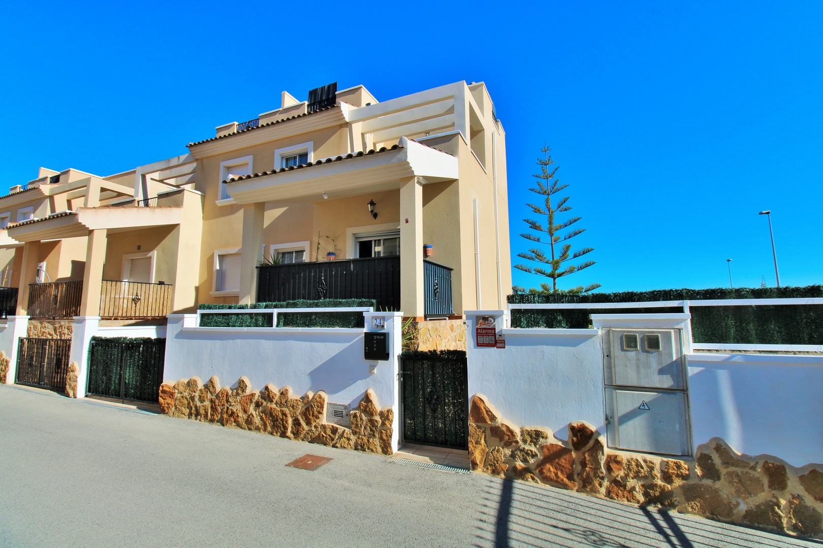 House in San Miguel de Salinas - view 1