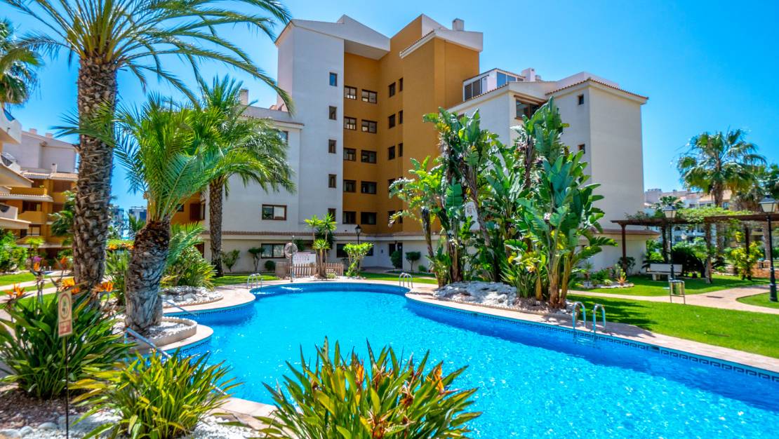 Apartment in Alicante - view 1
