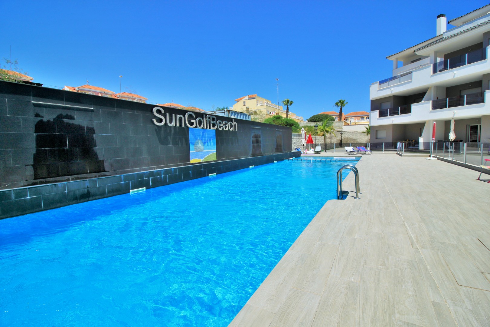 Apartment in Villamartin - view 1