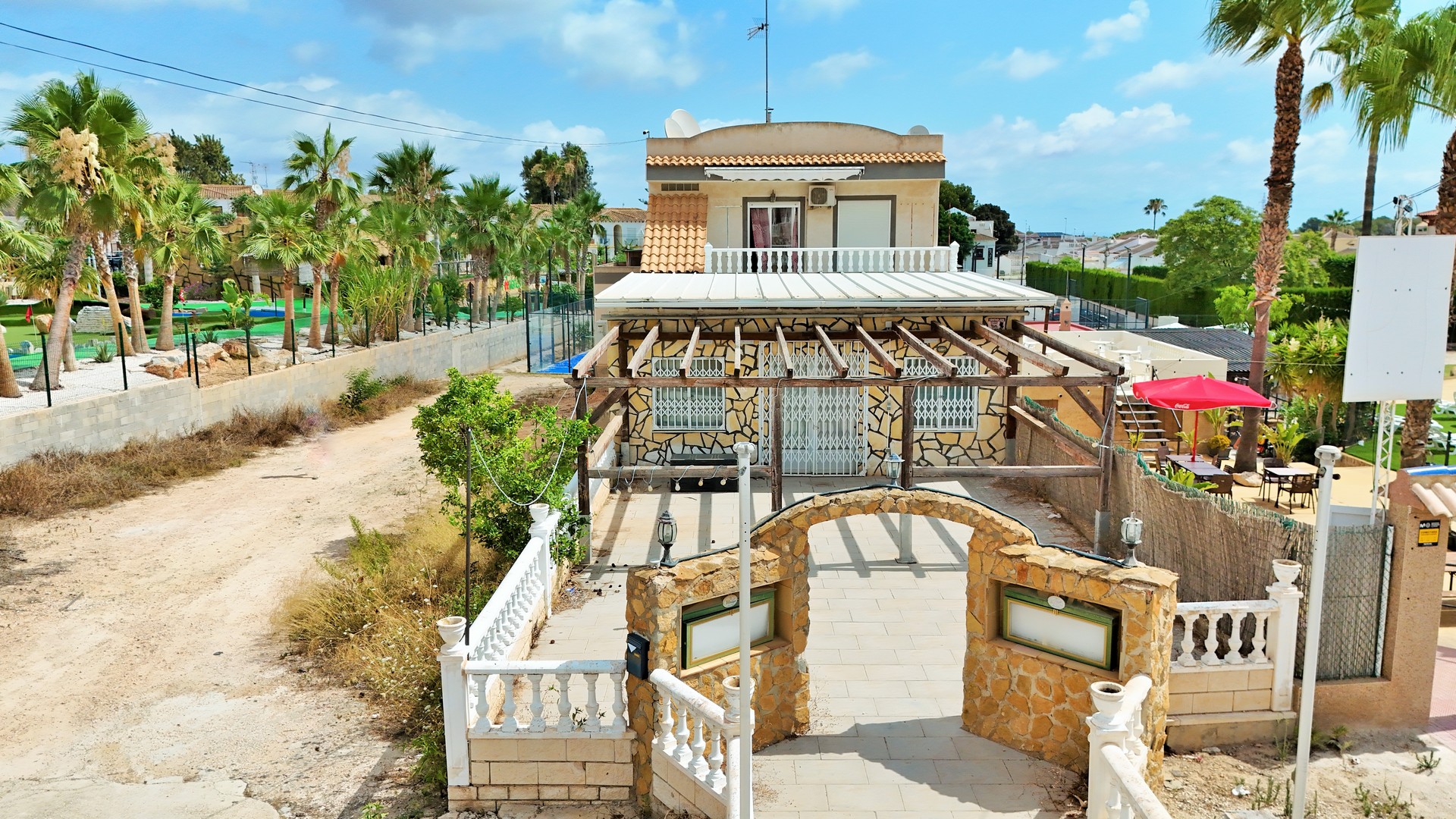 House in Villamartin - view 1