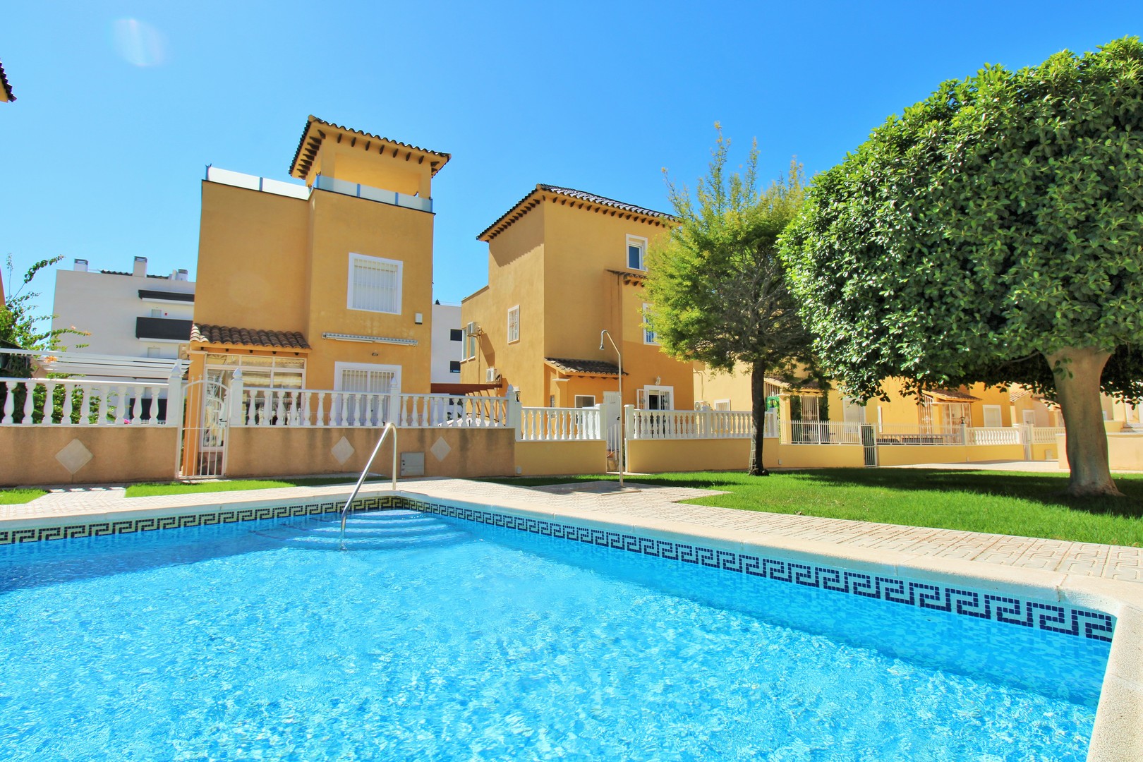 Villa in Villamartin - view 1