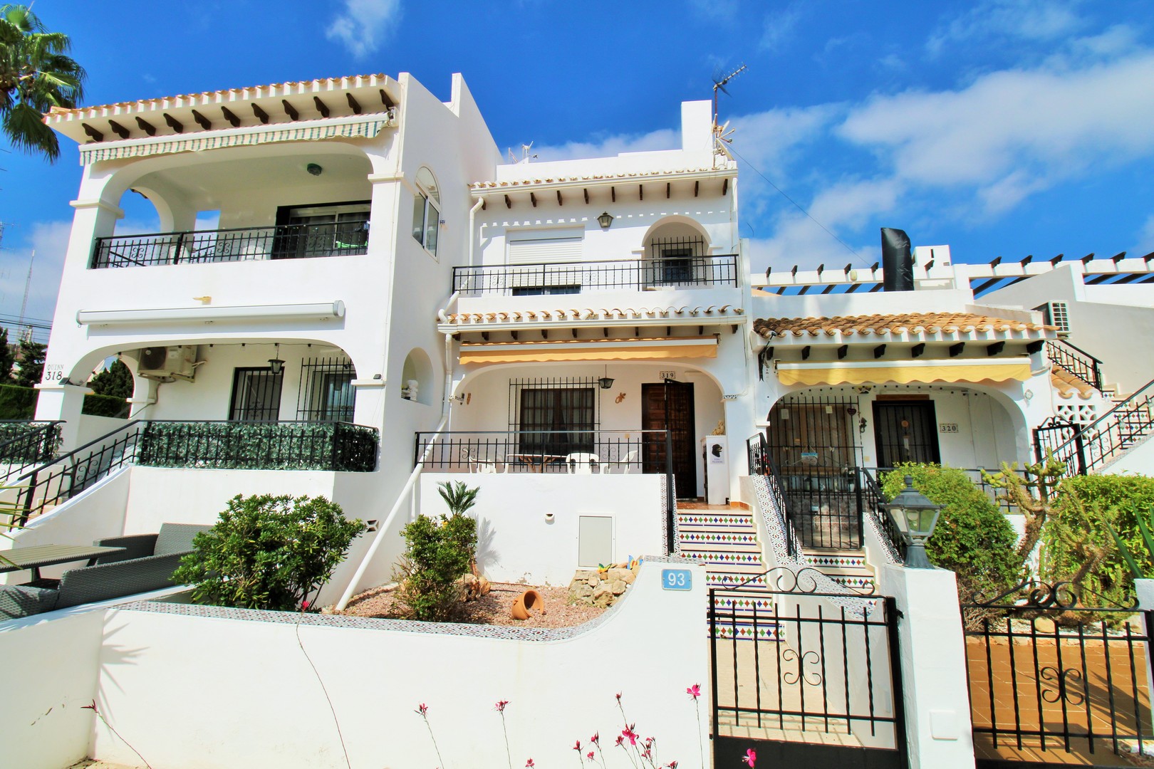 House in Villamartin - view 1