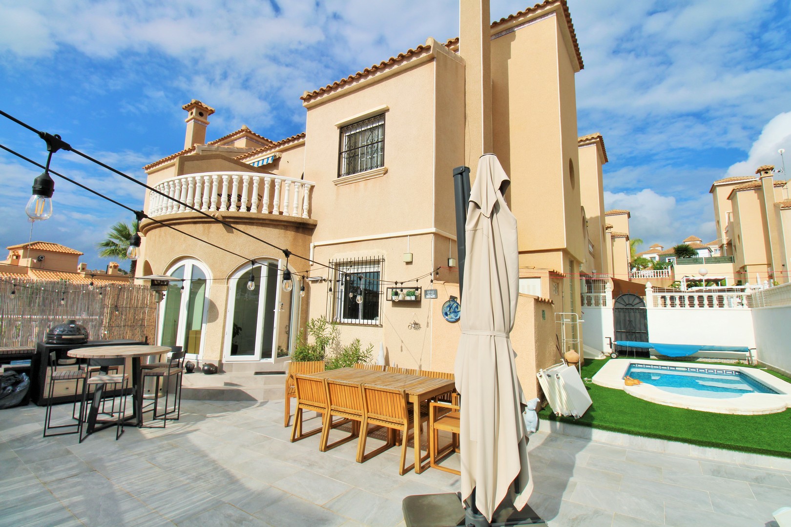 Villa in Casas Nuevas - view 1