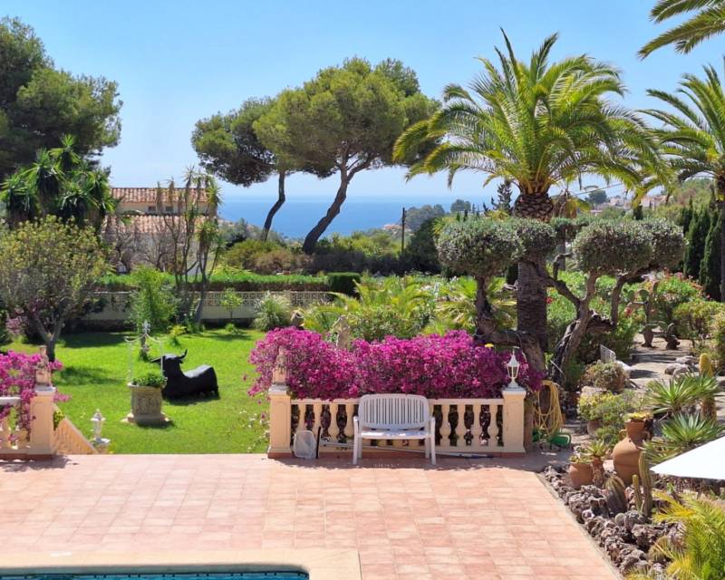Villa in Benissanet - view 1