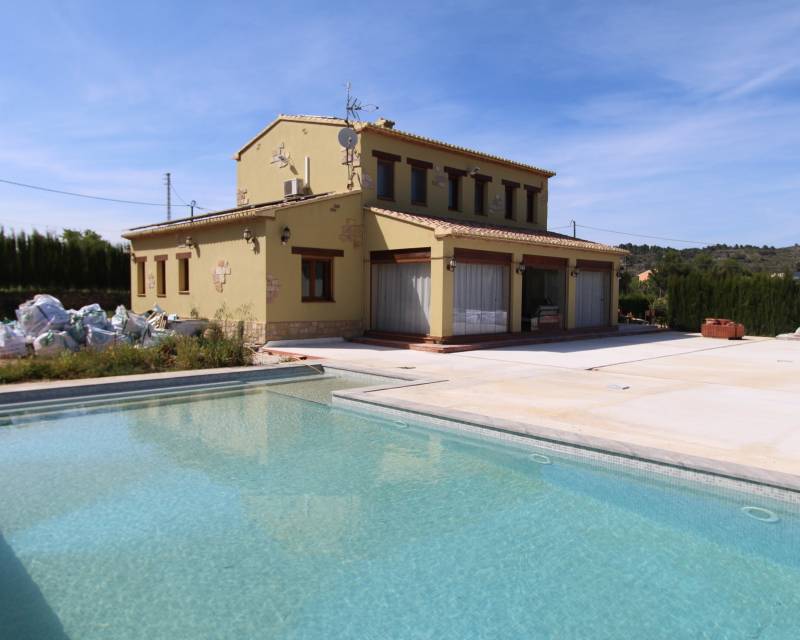 Villa in Benissanet - view 1
