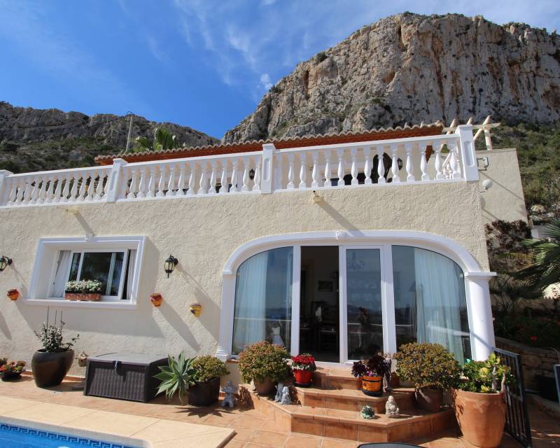 Villa in Calp - view 1