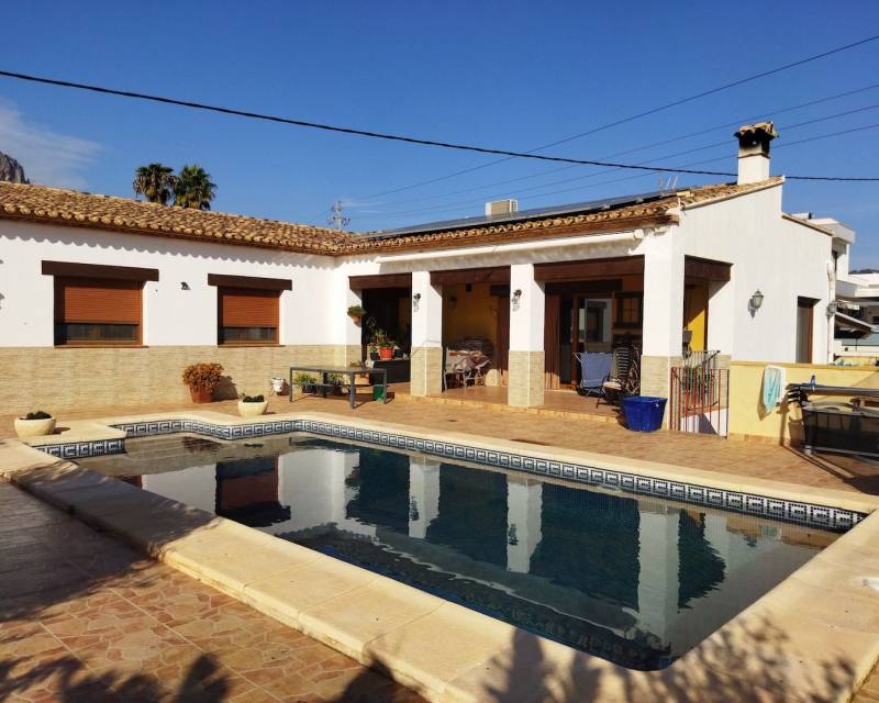 Villa in Calp - view 1