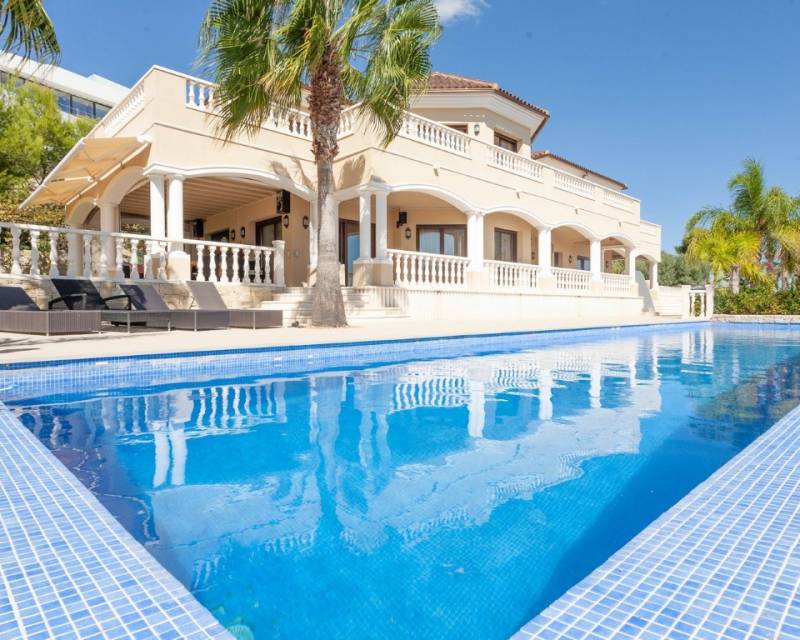Villa in Calp - view 1