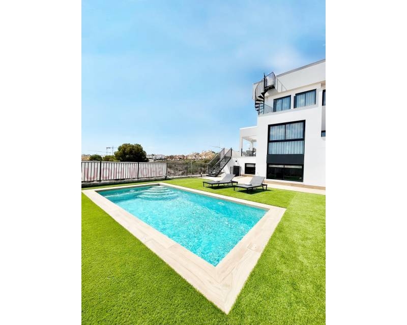 Villa in Alicante - view 1