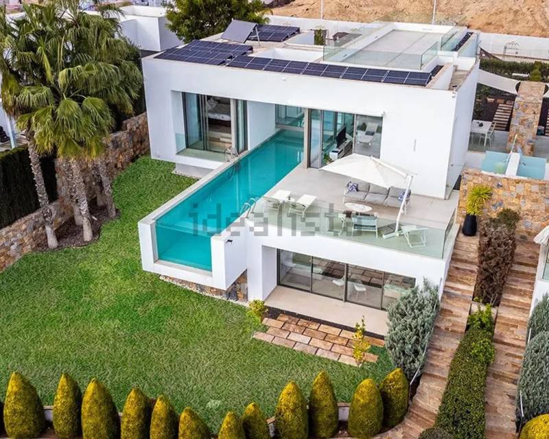 Villa in Alicante - view 1