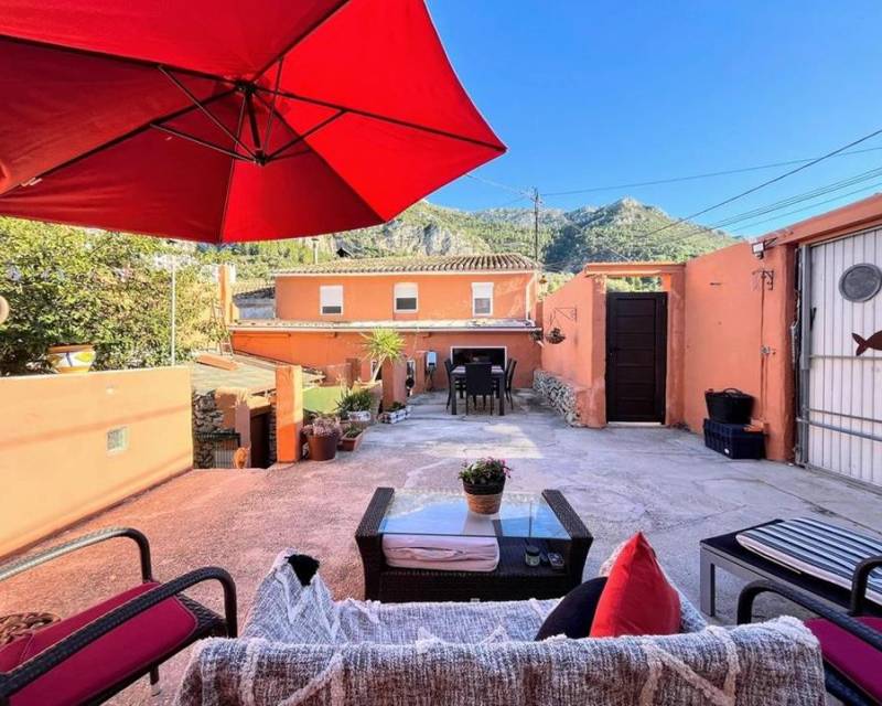 House in Alicante - view 1