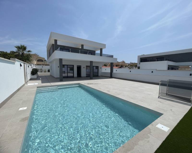 Villa in Alicante - view 1