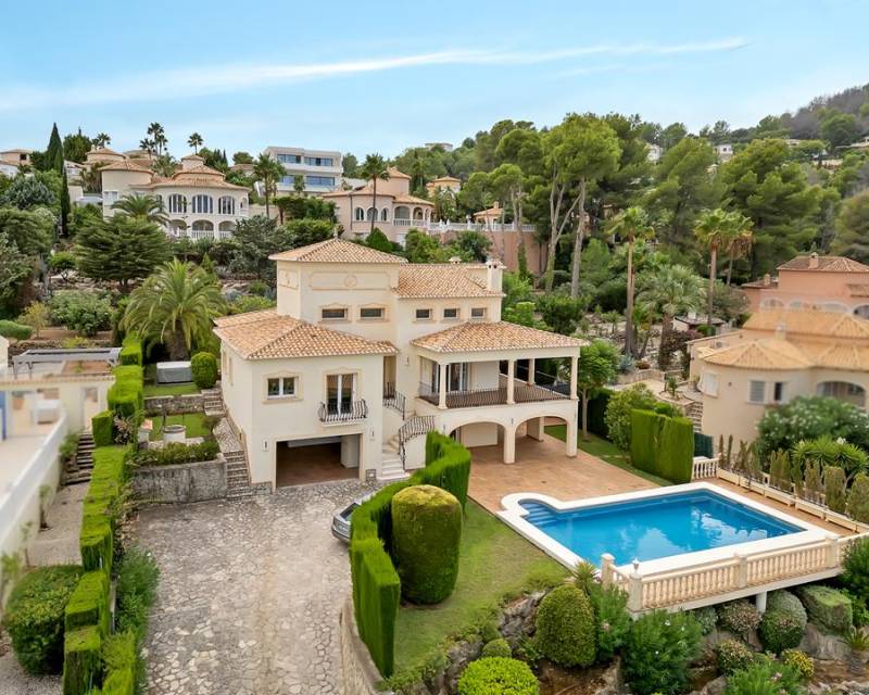 Villa in Alicante - view 1