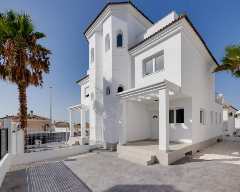 Villa in San Fulgencio - view 1