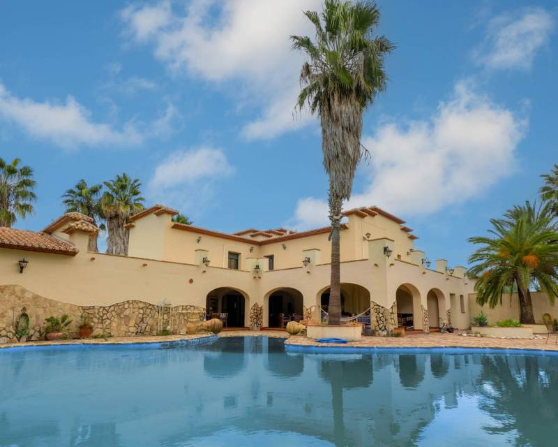 Villa in Pamis - view 1