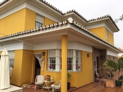 Villa in Torre del Mar - view 1