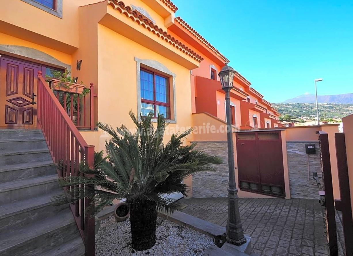 House in La Orotava - view 1