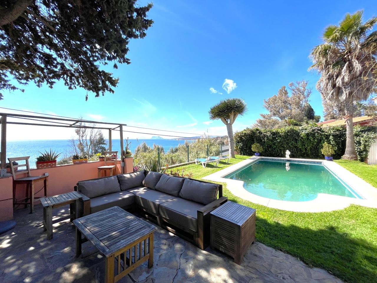 Villa in San Roque - view 1