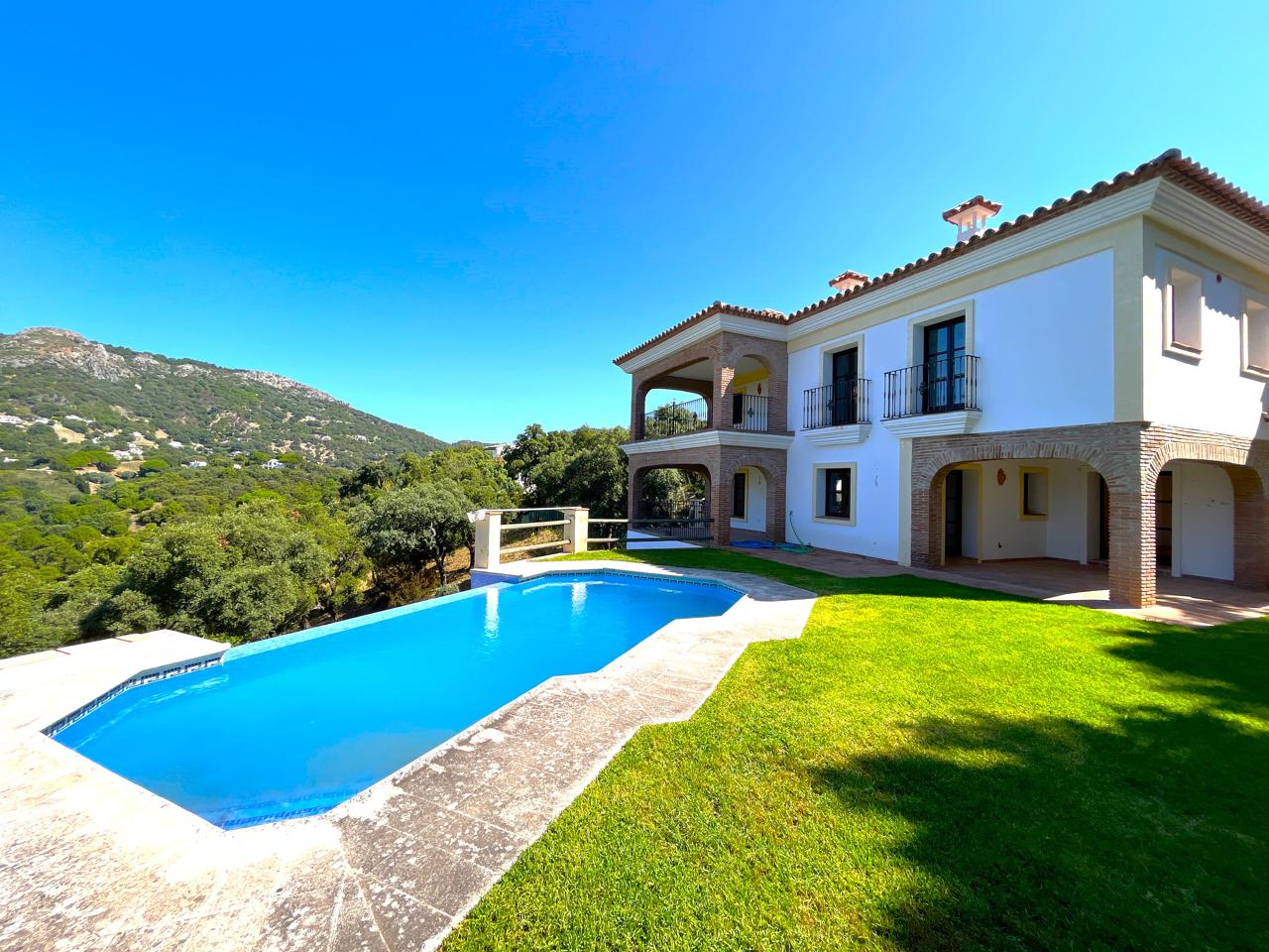 Villa in Casares de Arbas - view 1
