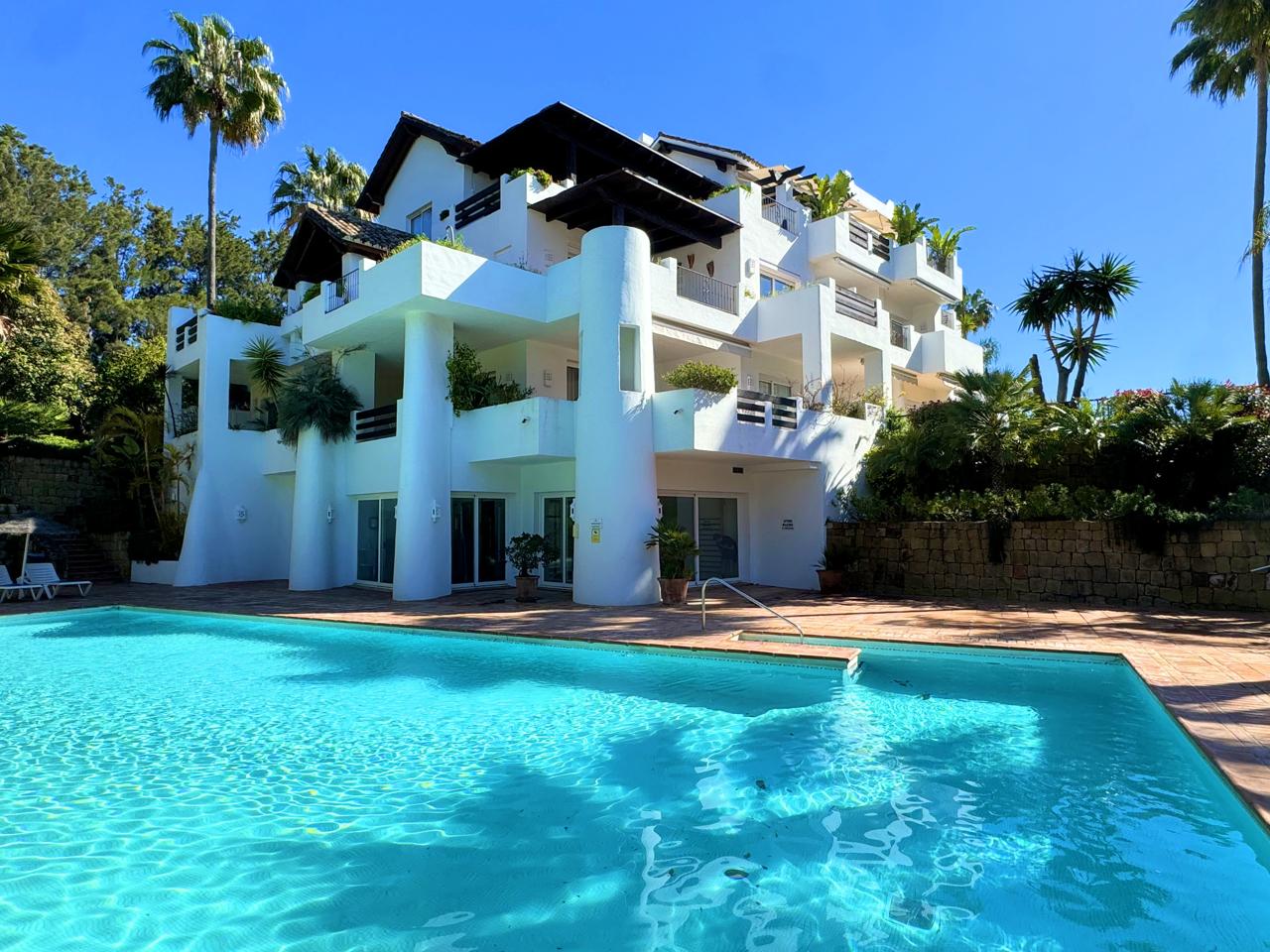 Penthouse in Estepona - view 1