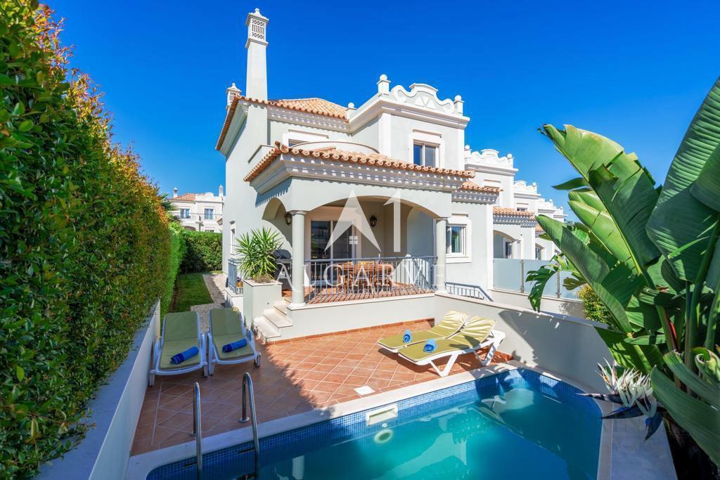 House in Almancil - view 1