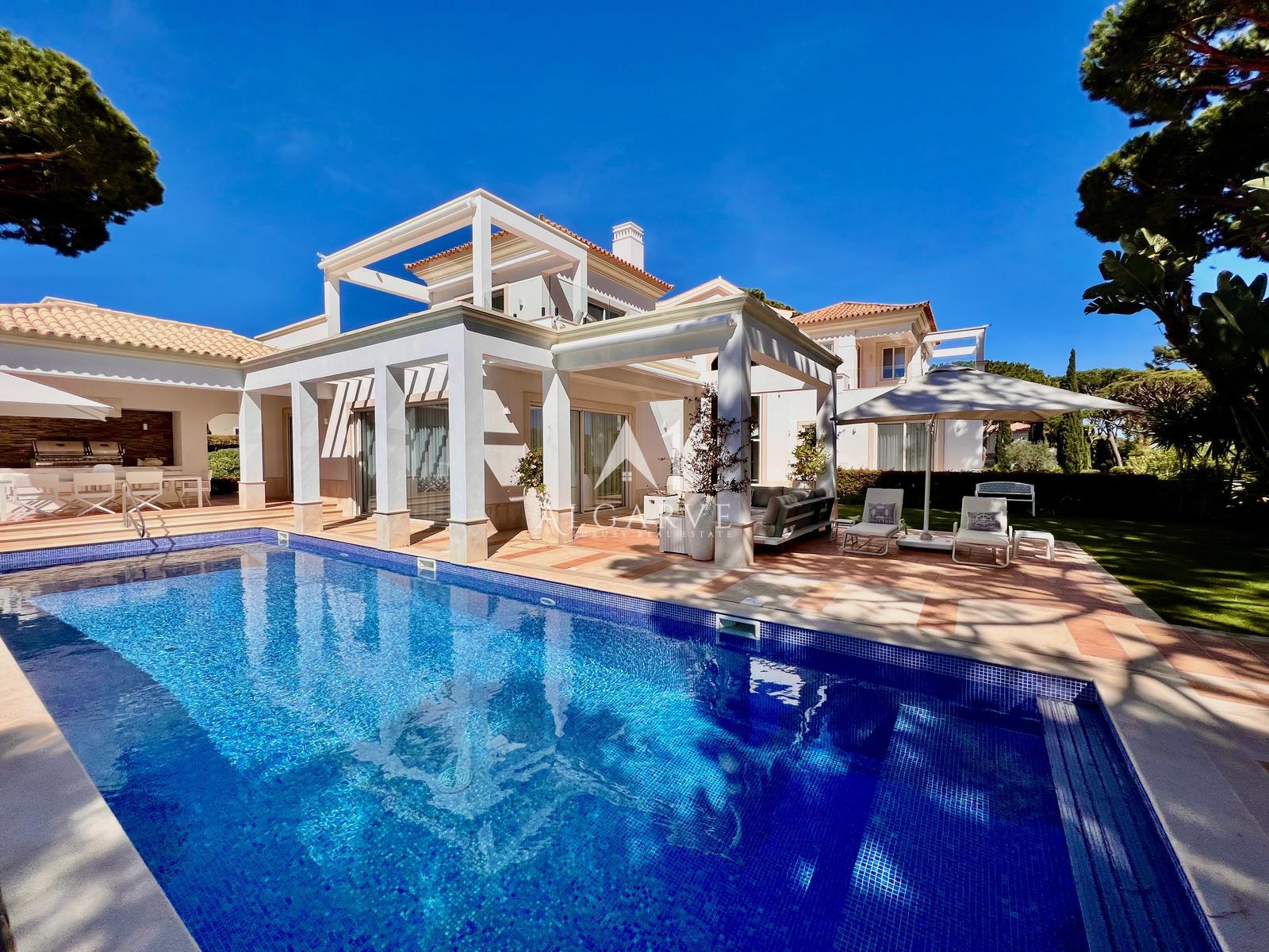 House in Almancil - view 1