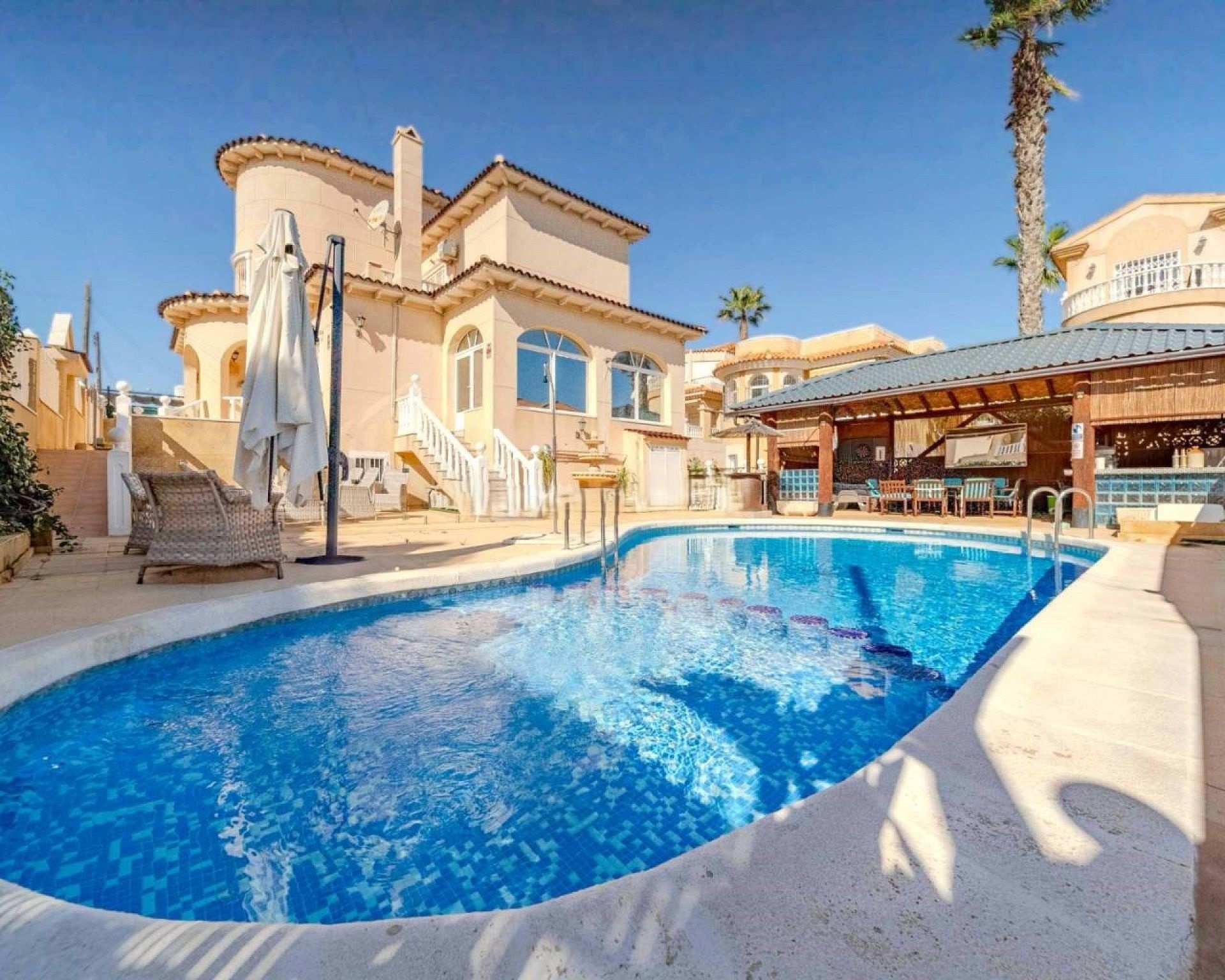 House in Alicante - view 1