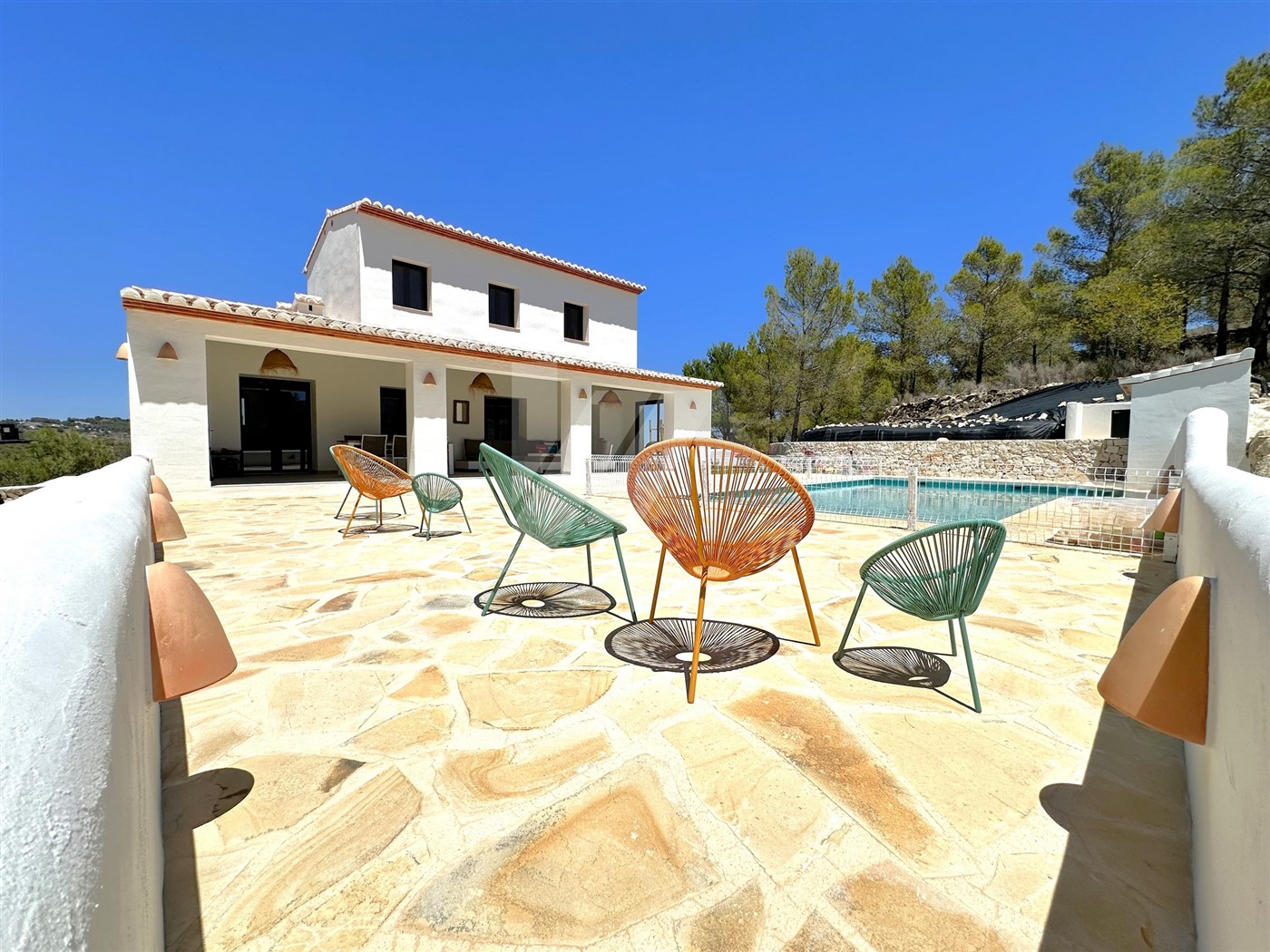 House in Benissanet - view 1