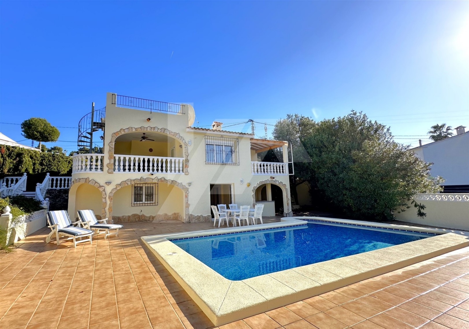 Villa in Benissanet - view 1