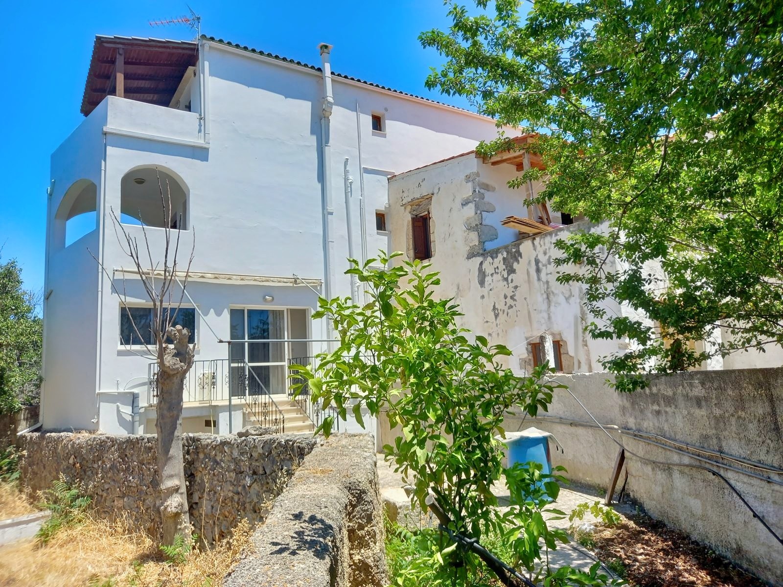 House in Vafes - view 1