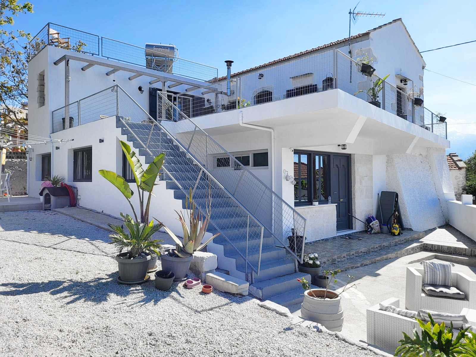 Villa in Vafes - view 1