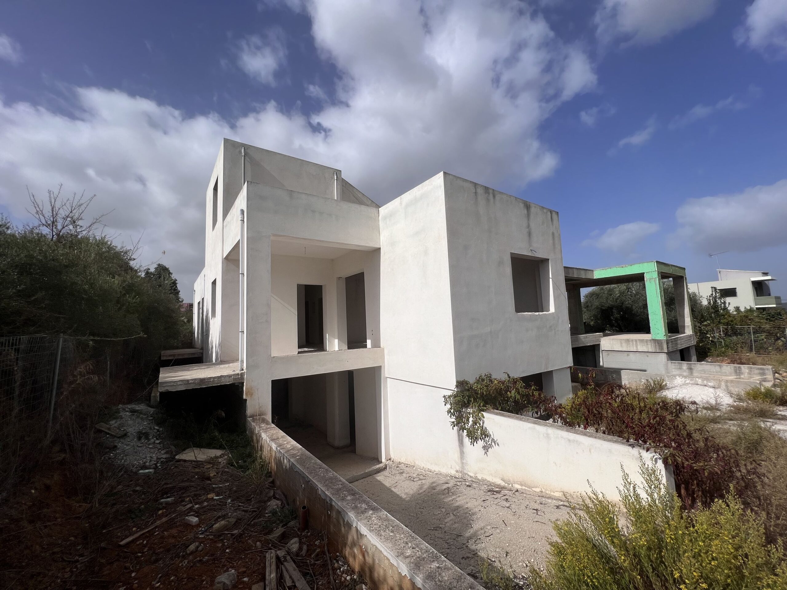 Villa in Theriso - view 1