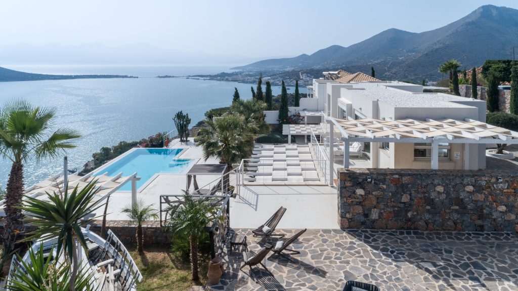 Villa in Agios Nikolaos - view 1